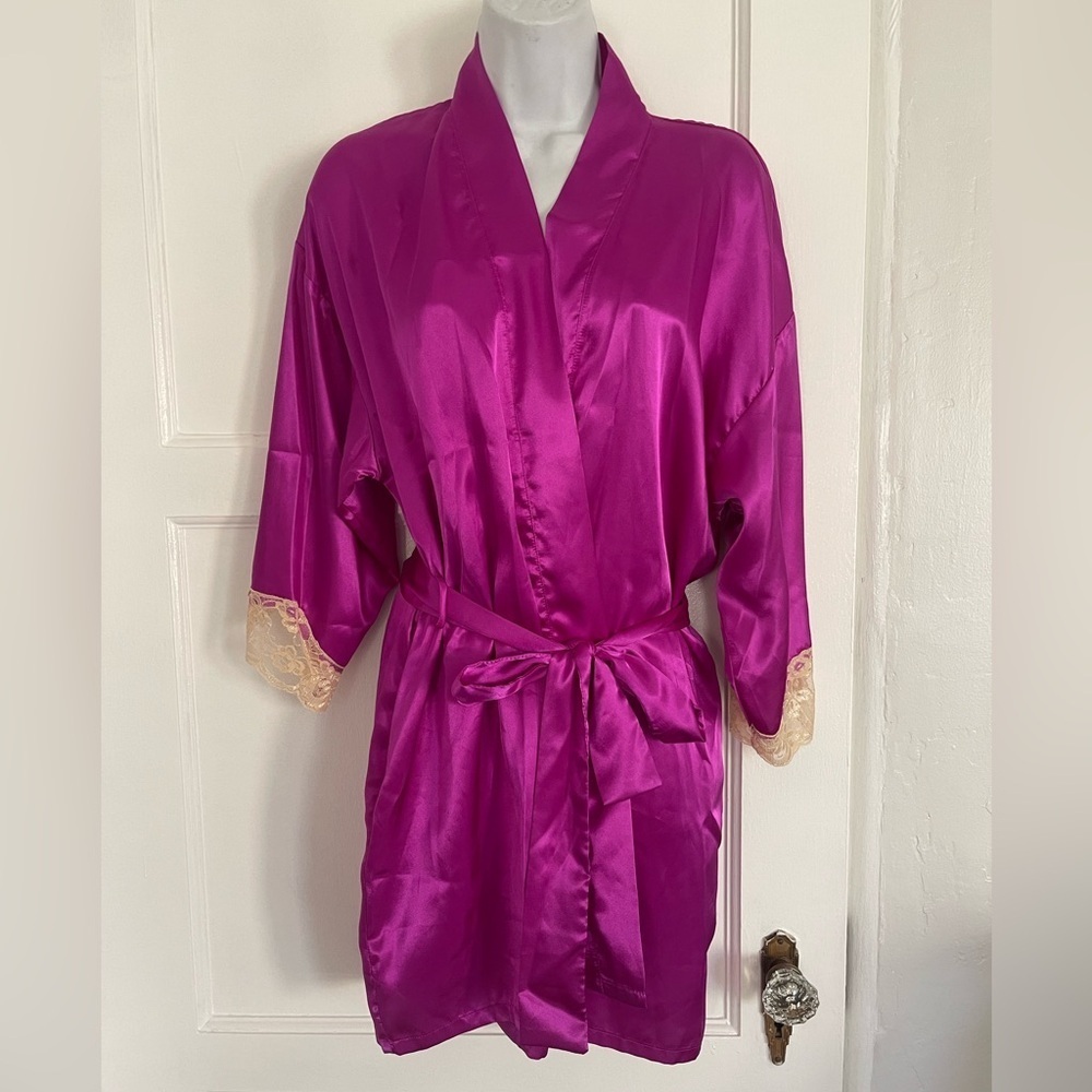 Deadstock vintage Frederick’s of Hollywood robe